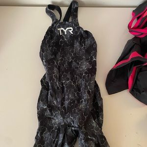 Tyr avictor tech suit